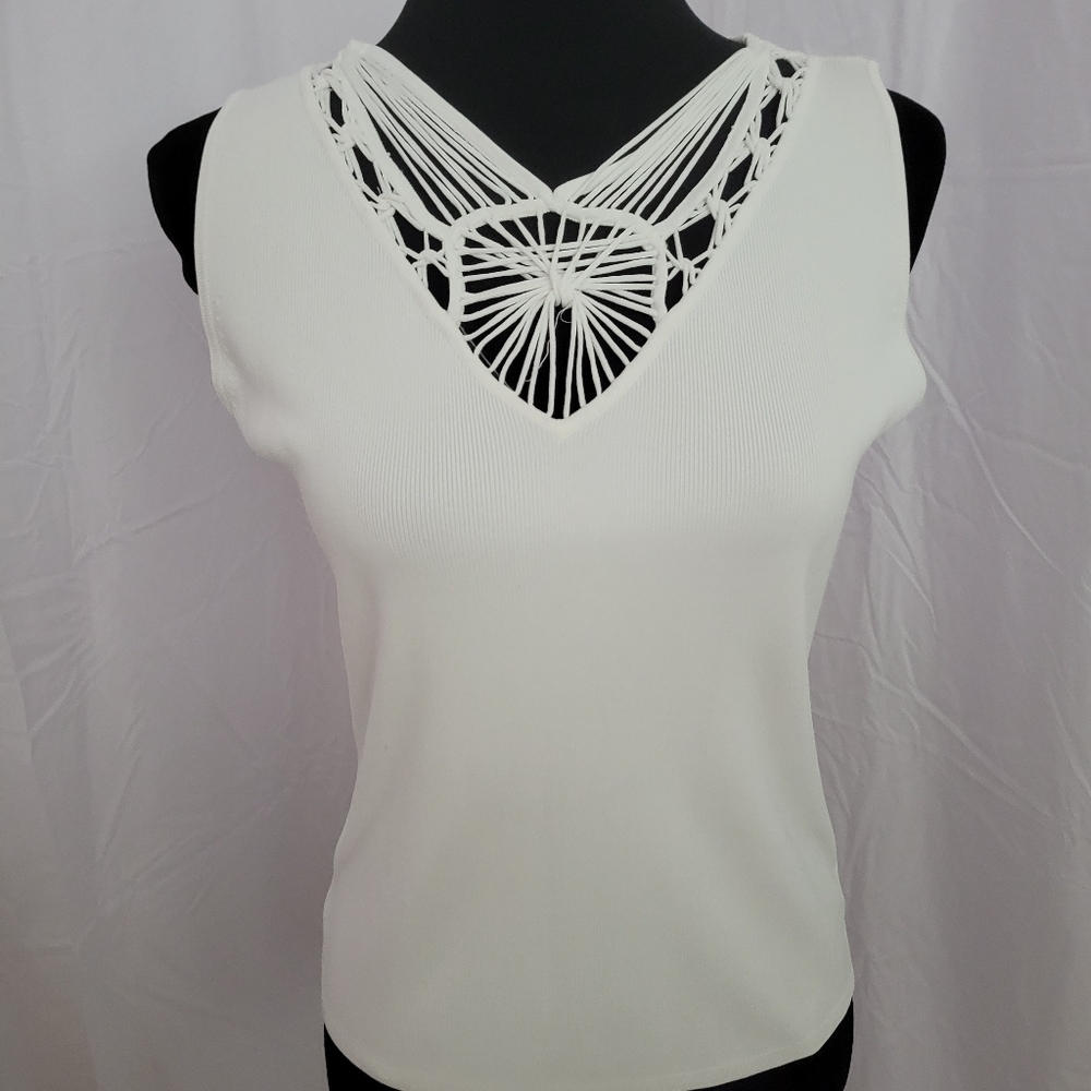 DOLCE CABO L SLEEVELESS KNIT